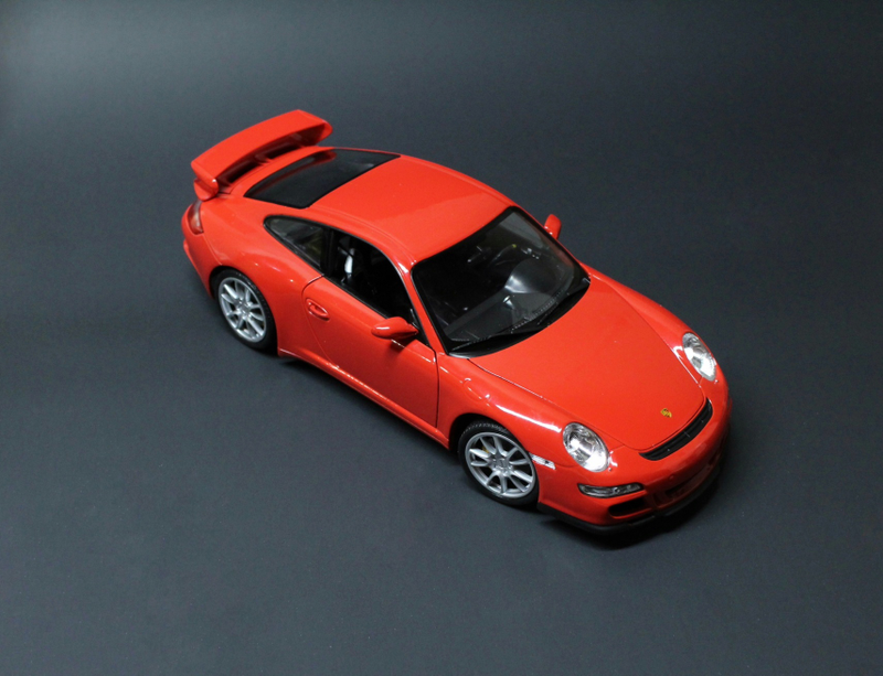 Illustration for article titled 1:18 Scale Porsche 997 GT3 by Welly